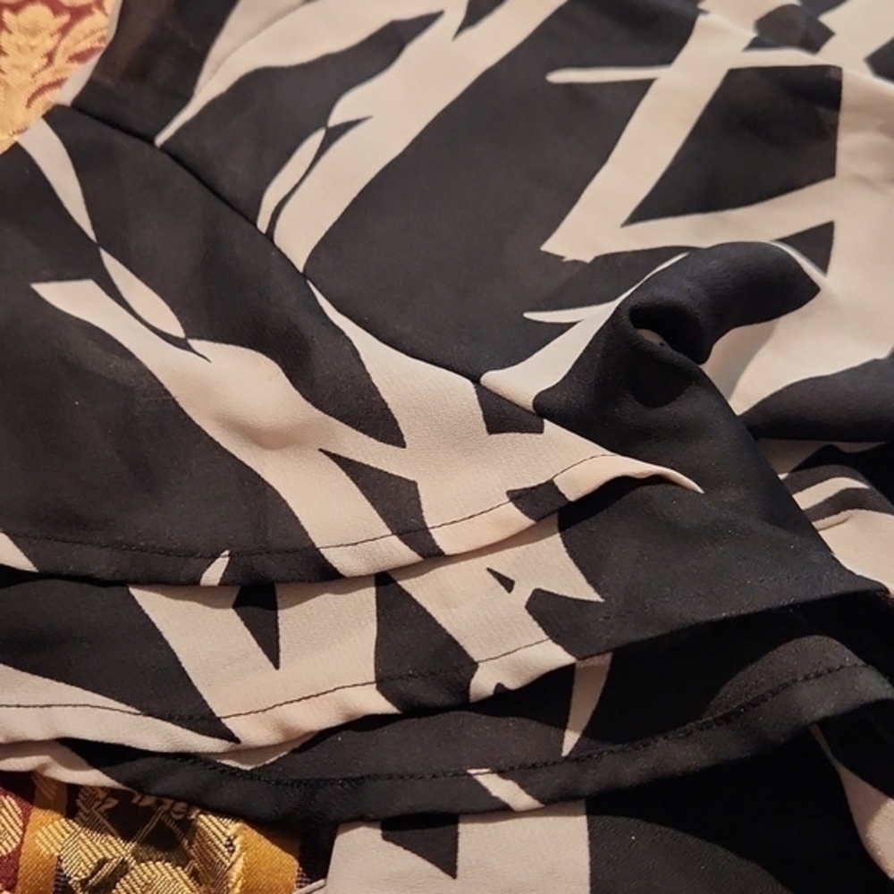 [Lane Bryant] Black and Gray Wrap Blouse - Size 14/16 - Picture 6 of 7